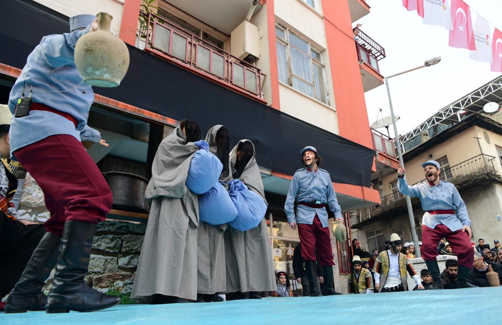 Sütçü İmam Olayı canlandırılarak süt ikramında bulunuldu 8