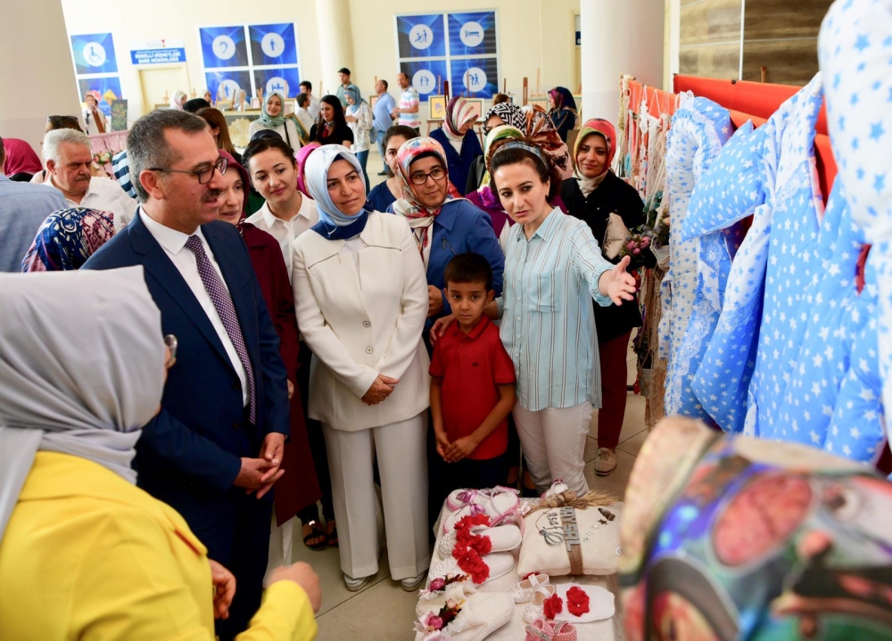 KAMEK’in el emeği göz nuru ürünleri sergilendi 5