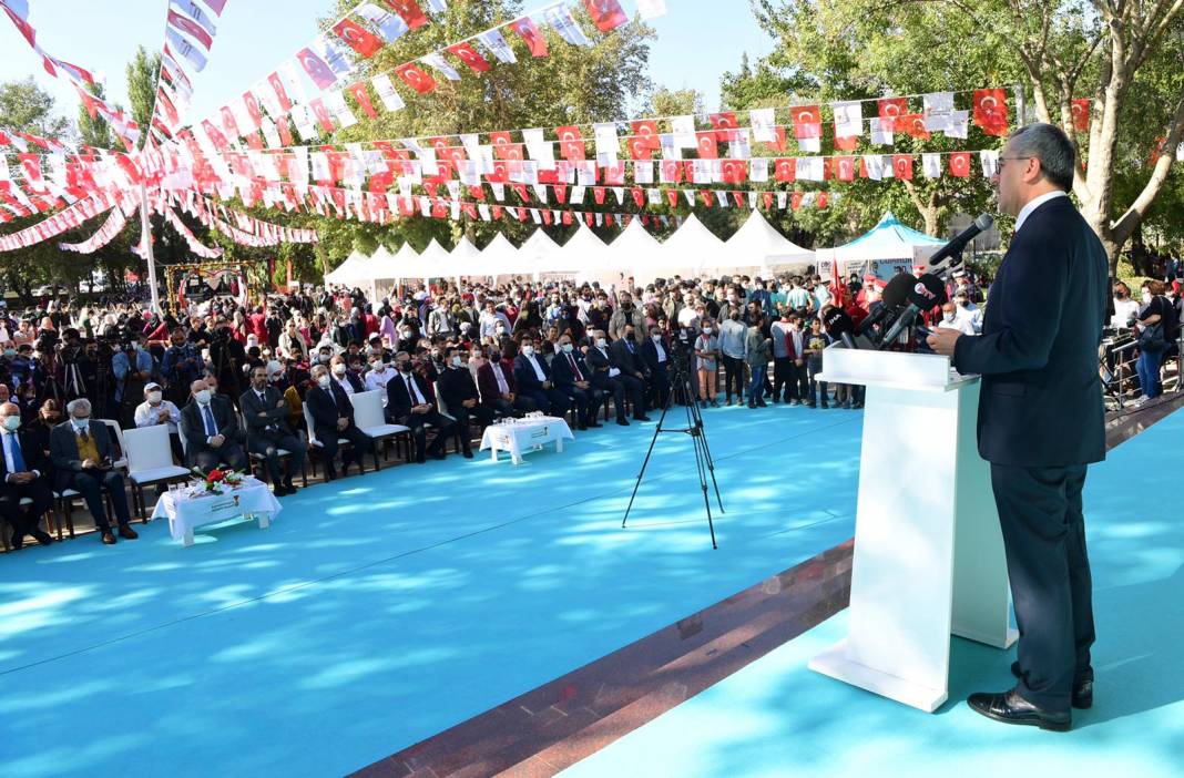 Fotoğraflarla 7. Uluslararası Kahramanmaraş Kitap ve Kültür Fuarı 10