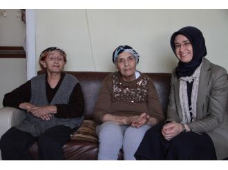 Ak Parti Milletvekili Adayı Rabia İlhan Pendik’te Huzurevini Ziyaret Etti