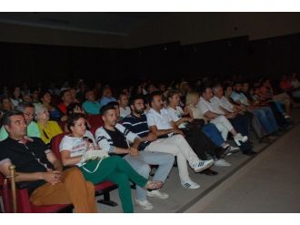 Didim’de Engelliler Yararına Düzenlenen Oyun İlgi Görmedi