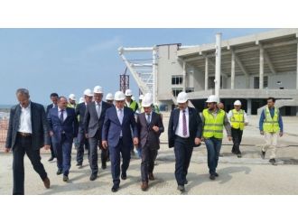 Toki Başkanı Mehmet Turan Ergün Akyazı Stadı’nda İncelemelerde Bulundu