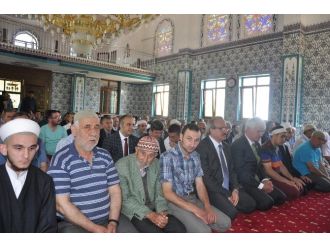 Depremde Zarar Gören Cami Yeniden Yapıldı