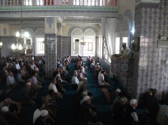 Kendi Saadetimiz İçin Dua Etmeliyiz