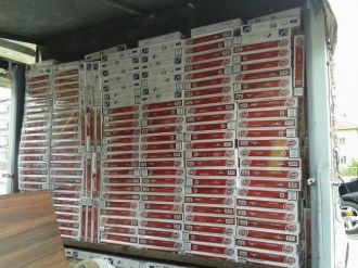 Uşak’ta Gübre Çuvalları Arasında Kaçak Sigara Yakalandı