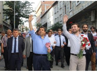 Esenler’de 7 Bin 569 Metrelik Sevgi Yürüyüşü