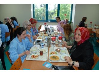 Ak Parti Milletvekili Adayları, Fabrikaları Ziyaret Ediyor