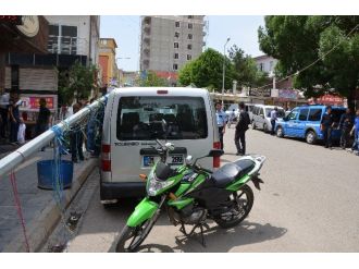 Fırtına Direkleri Söktü