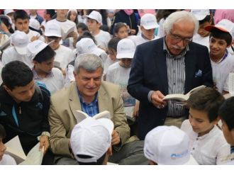 Tarihçi Bahadıroğlu Kitap Fuarı İçin Yazdığı Kitabı Anlattı