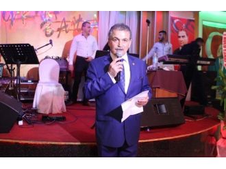 Berberler Ve Kuaförler Dayanışma Gecesinde Buluştu