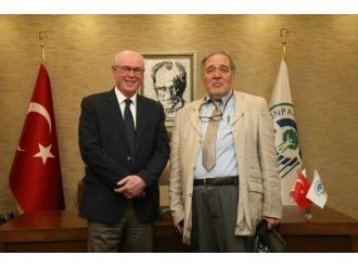 Ortaylı’ya Sürpriz Doğum Günü Kutlaması