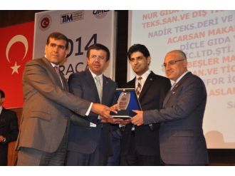 Acarsan’a İhracat Şampiyonluk Ödülü Ekonomi Bakanı Zeybekçi’den