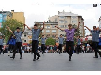 Halk Oyunları Provalarına Vatandaşlar Yoğun İlgi Gösterdi