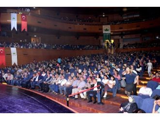 ’Saltanatın Adımları’ Ayakta Alkışlandı