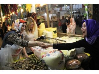 Ak Parti Milletvekili Adayı Fatma Benli, Kastamonu Günleri’ni Ziyaret Etti