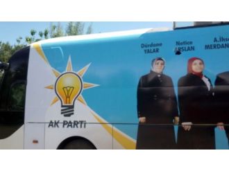 Ak Parti Seçim Otobüsüne Taşlı Saldırı