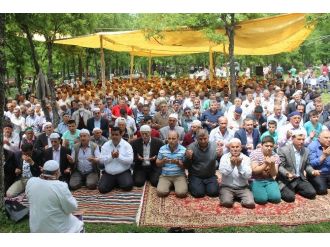Afetlerden Korunmak İçin Kurban Kesildi, Dua Edildi