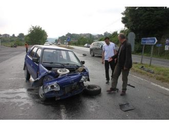 Kdz.ereğli’de Zincirleme Trafik Kazası: İki Yaralı