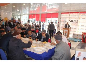 Ak Parti Van İl Teşkilatı Tarafından Birlik Ve Beraberlik Yemeği Düzenlendi