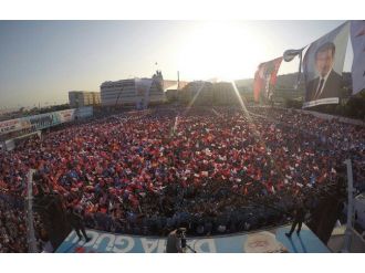 Davutoğlu: “7 Haziran’da Milletin Elinden Çıkan Bir Anayasaya İmza Atacağız