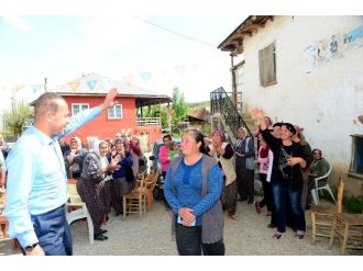 Sözlü Tufanbeyli’de Halkla Buluştu