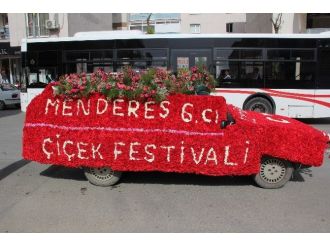 Menderes Çiçek Festivaline Coşkulu Açılış