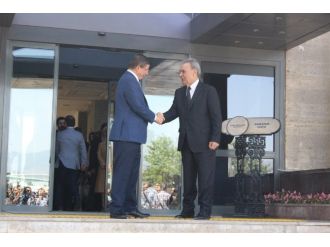 Davutoğlu, Aziz Kocaoğlu’nu Ziyaret Etti