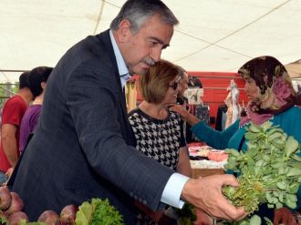 Cumhurbaşkanı Akıncı, Pazar Alışverişinde