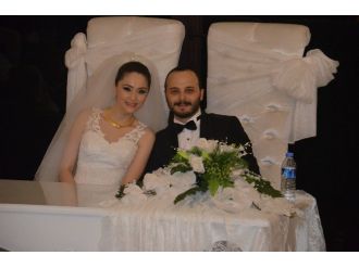Şeyma İle Emre Hayatlarını Görkemli Bir Düğünle Birleştirdiler