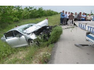 Otomobil Şarampole Uçtu: 1 Ölü, 3 Yaralı