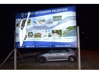 Büyükşehir’in Reklam Panolarına Saldırı