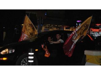 Aydın’da Galatasaray Taraftarları Sokaklara Döküldü