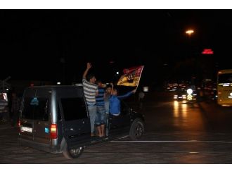 Gaziantep’te Taraftarlar Galibiyeti Kutladı