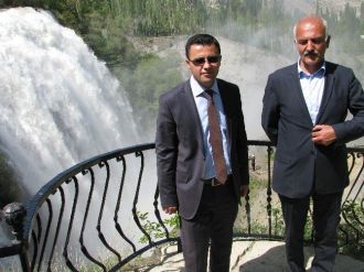 Uzundere Kaymakamı Arslan Ve Belediye Başkanı Özsoy’dan Şelale’ye Davet