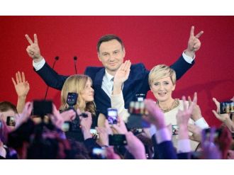 Polonya’da Cumhurbaşkanlığı Seçimlerini Duda Kazandı