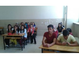 Son Sınıf Öğrencilerine Bağımlılık Semineri Verildi