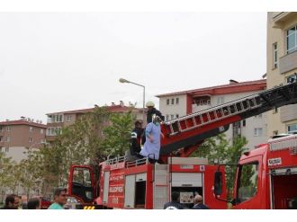 Hastanede Gerçeğini Aratmayan Yangın Tatbikatı