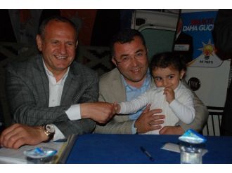 Ak Parti’ye Sevgi Büyüyor