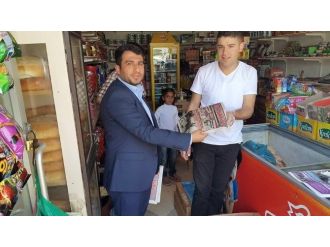 Muradiye’de ‘Eski Türkiye’ Gazetesi Dağıtımı