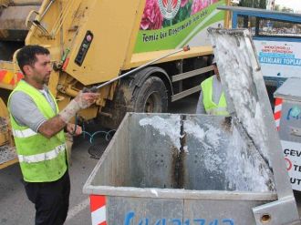 Çöp Konteynerleri Dezenfekte Ediliyor