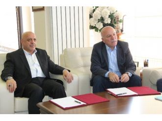 Hizmet İş Sendikası Büyükşehir Belediyesi’nde 571 İşçiye Yüzde 17 Zam Sağladı