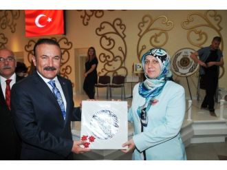 İzmek Kursiyerlerin Eserleri Göz Kamaştırıyor