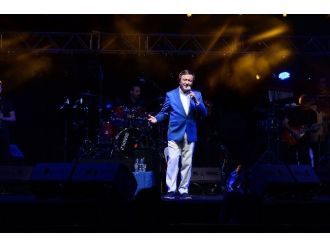 Turkcell’in Torun Tombalak Şenliği’nde Gençler Ve Aile Büyükleri Buluştu