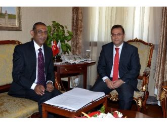 Hindistan Büyükelçisi Kulshreshth’den Vali Türker’e Ziyaret