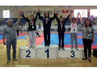 Marmara Taekwondo Şampiyonasına Çanakkale Anafartalar Spor Kulübü Damgasını Vurdu