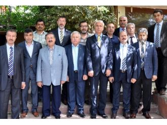 Ak Partili Milletvekili Adayları Gazetecilerle Bir Araya Geldi