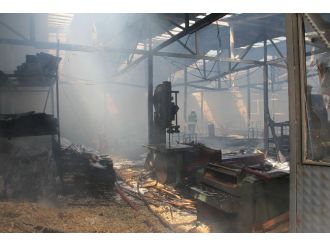 Giresun’da Koltuk Döşeme Atölyesinde Yangın
