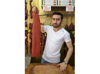 Pastırma Ve Sucuk Satan Esnaf Gurbetçi Vatandaşları Bekliyor