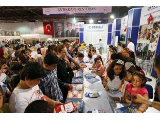500 Yazarlı Kitap Büyük İlgi Gördü