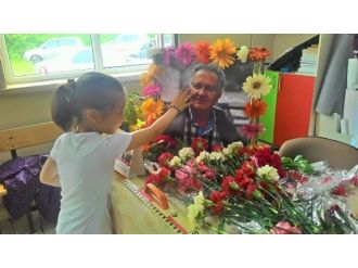 Döve Döve Öldürülen Öğretmenin Sınıfında Hüzünlü Tören